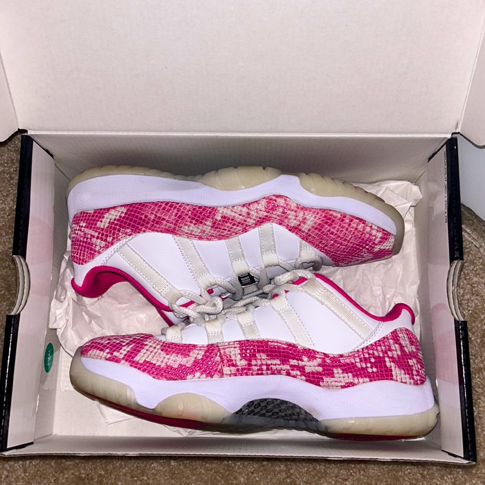 Wmns Air Jordan 11s retro low Pink Snakeskin